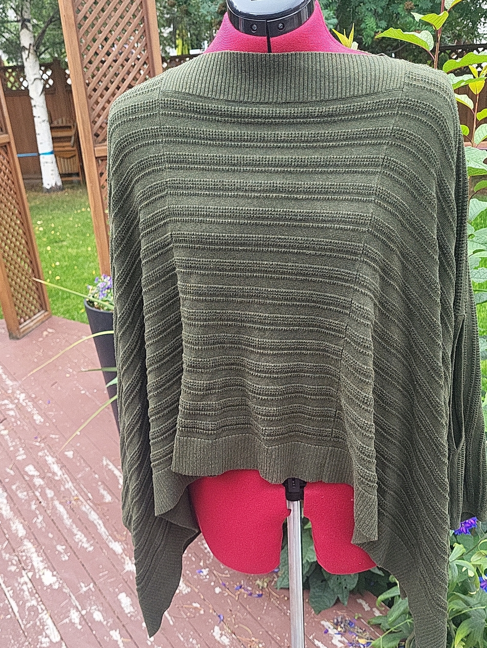 lululemon athletica Olive Ribbed Knit Poncho